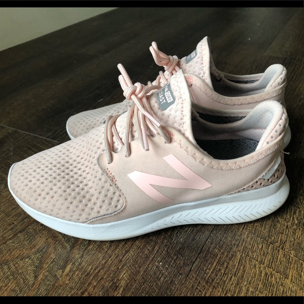 New balance tennis shoes